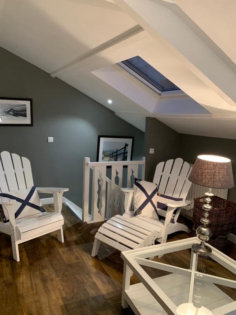 Suite | Living area | Flat-screen TV