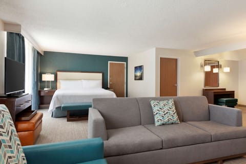 Grand Suite, 1 King Bed | Premium bedding, in-room safe, desk, blackout drapes