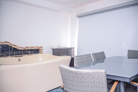 Comfort Apartment, 3 Bedrooms, Hot Tub, City View | Terrace/patio