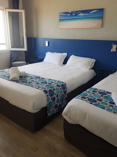 Standard Triple Room | Desk, soundproofing, iron/ironing board, free WiFi