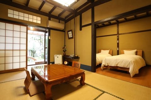 Japanese Room with Open-air Bath, 6 Tatami mats + Twin Beds | Desk, free WiFi