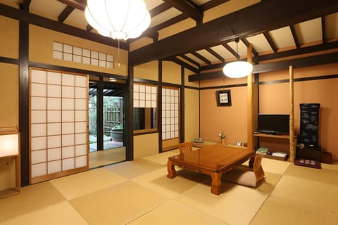 Japanese Room with Open-air Bath, 10 Tatami mats | Desk, free WiFi