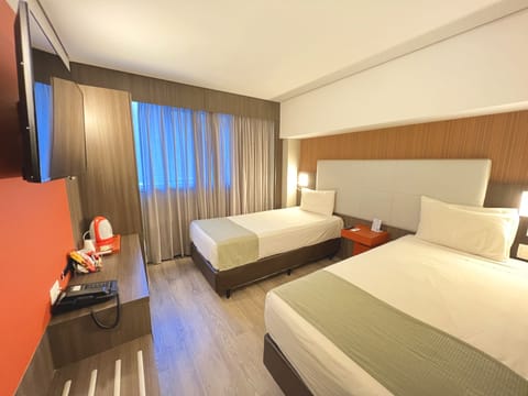 Superior Twin Room, 2 Twin Beds | Minibar, desk, iron/ironing board, free WiFi