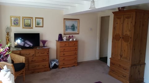 Double Room, 1 King Bed (Amethyst) | Premium bedding, individually decorated, individually furnished