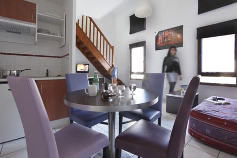 Duplex Apartment | Private kitchen | Fridge, microwave, stovetop, cookware/dishes/utensils