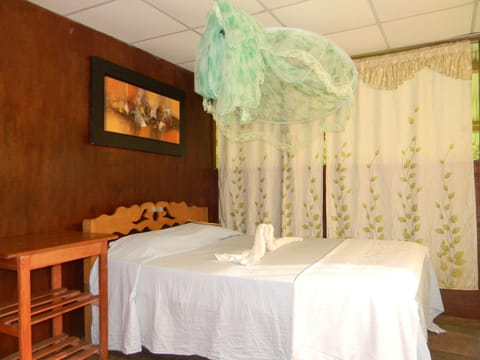 Single Room, Patio, River View | Memory foam beds, in-room safe, desk, free WiFi