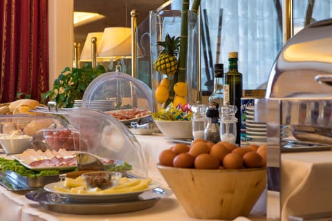 Daily buffet breakfast (EUR 8 per person)