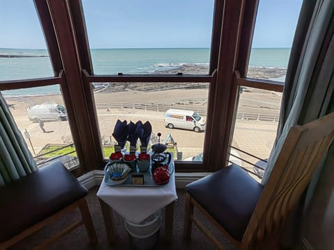 Suite, Ensuite, Sea View | Hypo-allergenic bedding, iron/ironing board, free WiFi, bed sheets