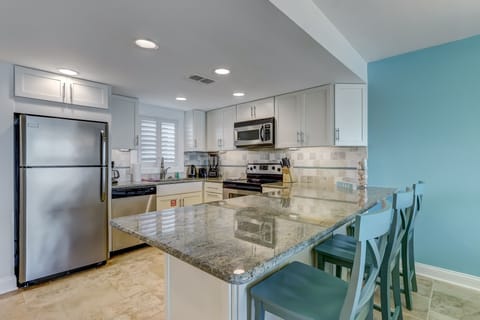 Condo, 2 Bedrooms | Private kitchen | Full-size fridge, microwave, oven, stovetop