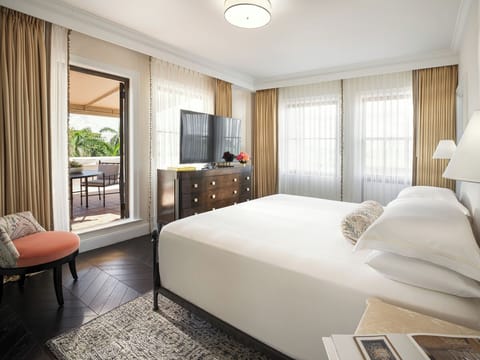 Suite, 3 Bedrooms (Singer) | Premium bedding, minibar, in-room safe, desk