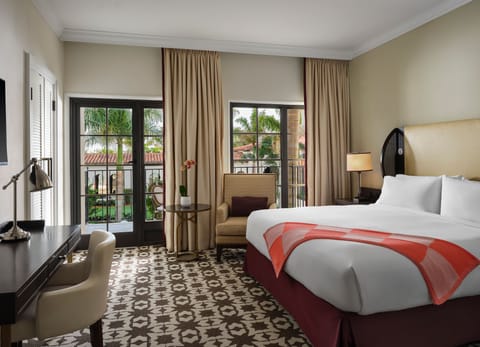 Room, 1 King Bed, Balcony (Estate View) | Premium bedding, minibar, in-room safe, desk