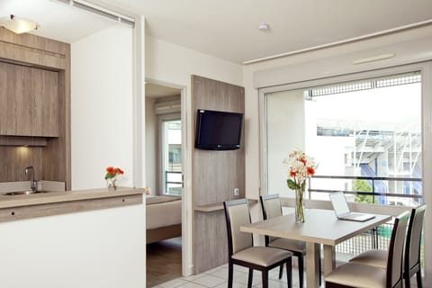 Standard Apartment, 1 Bedroom | In-room safe, desk, soundproofing, free cribs/infant beds