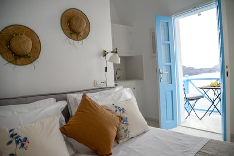 Double Room, Sea View | In-room safe, iron/ironing board, rollaway beds, free WiFi