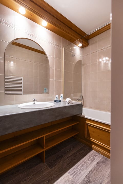 Free toiletries, towels