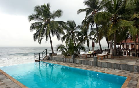 Outdoor pool, an infinity pool