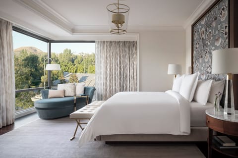 Suite, 1 Bedroom, Non Smoking, Corner (Malibu) | Premium bedding, down comforters, pillowtop beds, minibar