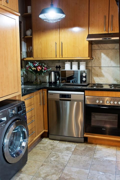 Standard Apartment, 1 Bedroom (Eikehof no 2 ) | Private kitchen | Full-size fridge, microwave, oven, stovetop