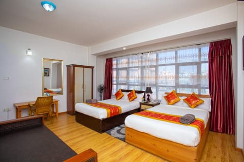 Superior Double Room, 1 Double or 2 Twin Beds | 1 bedroom, premium bedding, in-room safe, desk