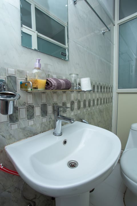 Standard Double or Twin Room | Bathroom sink