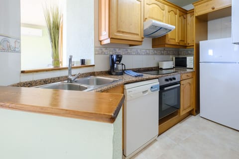 Apartment, 2 Bedrooms (6 people, 1st floor - nº 3) | Private kitchen | Fridge, microwave, stovetop, coffee/tea maker