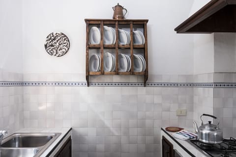 Apartment, 3 Bedrooms (20) | Private kitchen | Dishwasher, coffee/tea maker