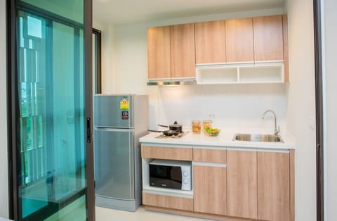 Family Suite | Private kitchenette | Full-size fridge, microwave, stovetop, electric kettle