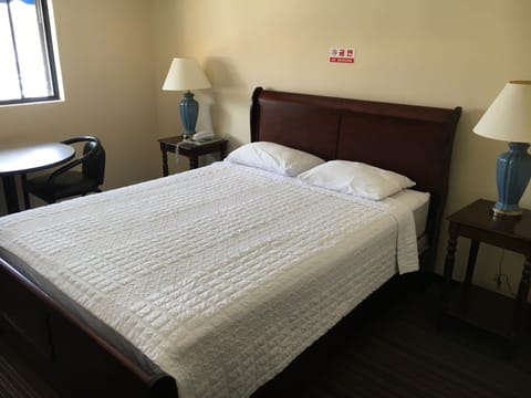 Double Room (1 Queen Bed) | Free WiFi