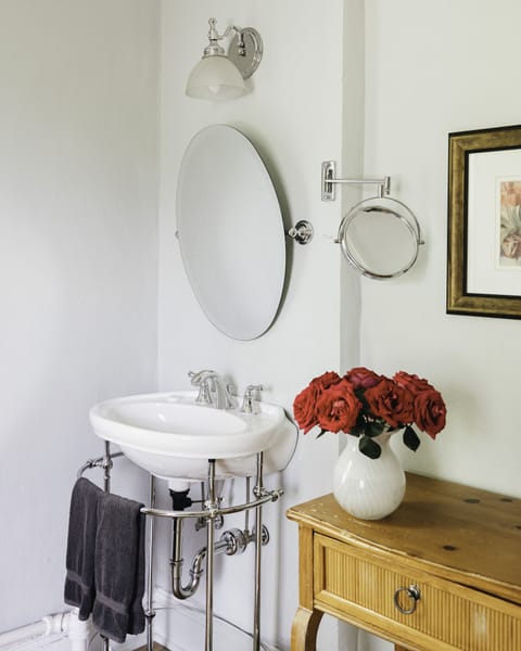 Superior Suite | Bathroom | Designer toiletries, hair dryer, bathrobes, towels