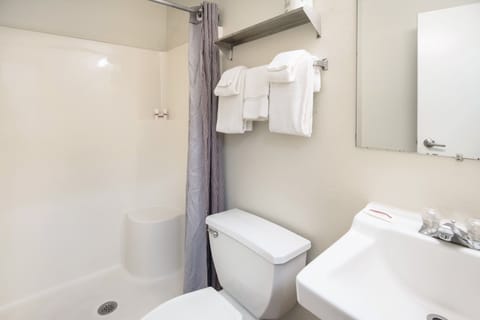 Shower, free toiletries, towels
