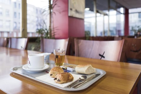 Daily buffet breakfast (EUR 10.50 per person)