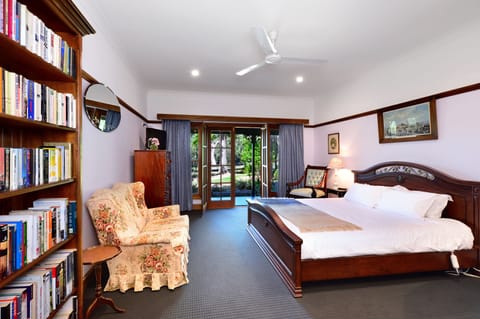 The Belmore Room (Adults-only) | Premium bedding, desk, free WiFi, bed sheets