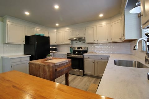 Room, Private Bathroom (Ocean View Apartment-1 bedroom) | Private kitchen