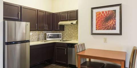 Suite, 2 Bedrooms, Accessible (1 Kng, 2 Dbl, Comm, Mobil) | Private kitchen | Full-size fridge, microwave, stovetop, dishwasher