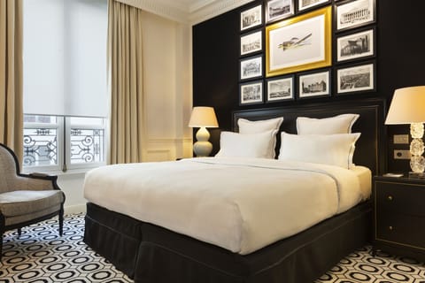 Superior Room, 1 Queen Bed, Courtyard Area | Premium bedding, minibar, in-room safe, individually decorated