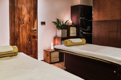 Couples treatment rooms, sauna, Turkish bath, body treatments