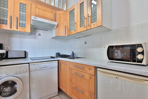 Duplex apartment 4 pers | Private kitchenette | Mini-fridge, coffee/tea maker, electric kettle