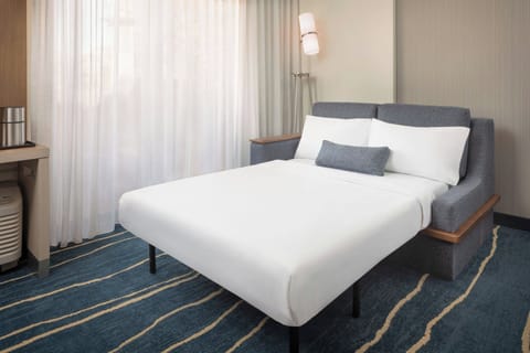 Desk, blackout drapes, iron/ironing board, free WiFi