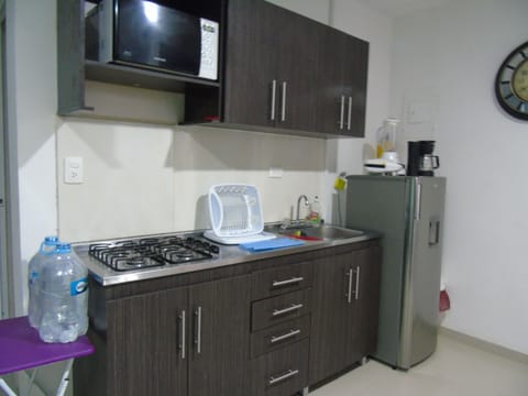 Family Apartment, 2 Bedrooms | Private kitchen