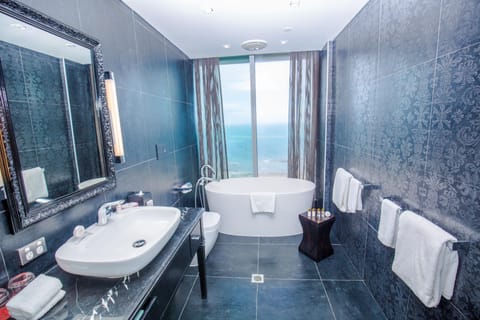 Presidential Suite, Harbor View | Bathroom | Shower, free toiletries, hair dryer, slippers