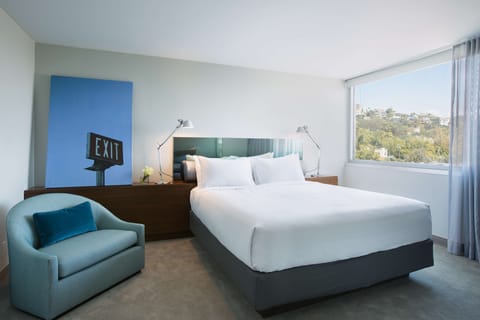 Room, 1 King Bed, View (Hollywood Hills View) | Premium bedding, down comforters, free minibar items, in-room safe