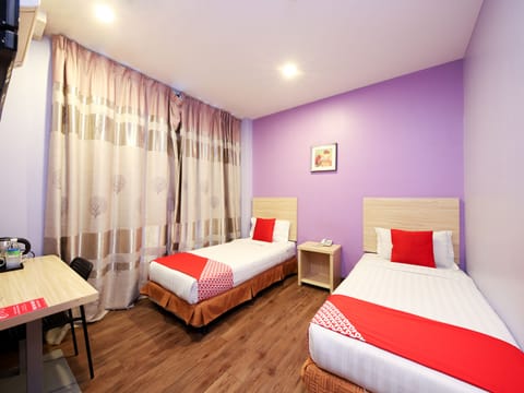 Deluxe Twin Room | Iron/ironing board, free WiFi, bed sheets