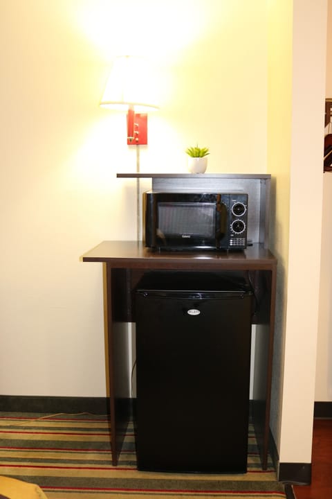 Room, Accessible | Mini-refrigerator