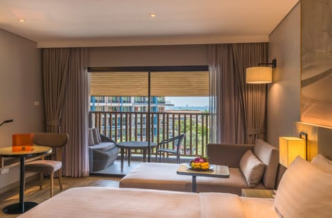 D'Luxe King Sea View | 1 bedroom, premium bedding, memory foam beds, minibar