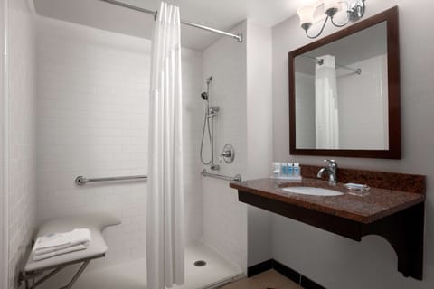 Room, 1 Queen Bed, Accessible, Non Smoking (Mobility) | Bathroom | Combined shower/tub, free toiletries, hair dryer, towels