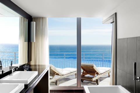 Junior Suite, 1 King Bed, Non Smoking, Sea View (Terrace) | Bathroom | Free toiletries, hair dryer, bathrobes, slippers