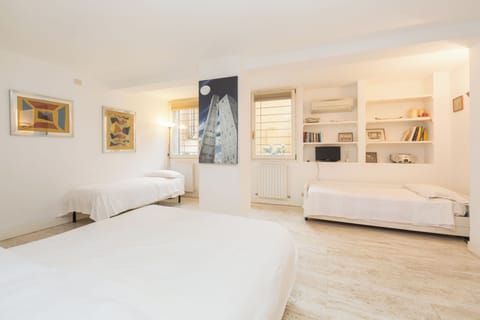 Family Quadruple Room, Ensuite (Quadrupla) | Frette Italian sheets, premium bedding, down comforters, blackout drapes