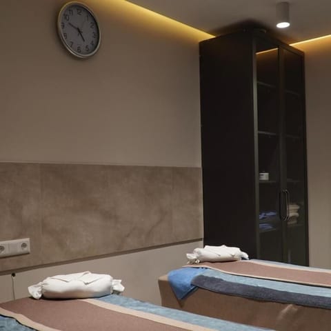 Turkish bath, body treatments, aromatherapy, hot stone massages