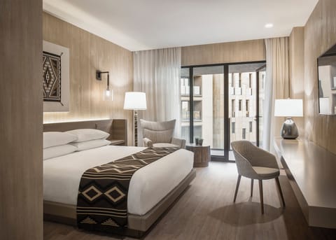 Premium bedding, in-room safe, desk, blackout drapes