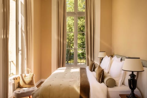 Minibar, in-room safe, desk, soundproofing