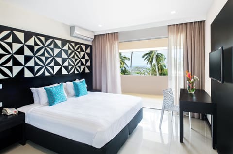 Suite, Ocean View | Premium bedding, in-room safe, free cribs/infant beds, free WiFi